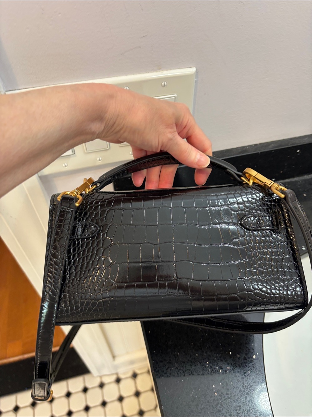 NWOT JW PEI Black Croc Top Handle Crossbody - Picture 5 of 11